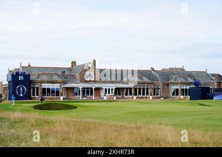 Troon, Schottland, Großbritannien. Juli 2024. Montag Übungstag auf dem Golfplatz Royal Troon vor der 152. Open Championship, die am Donnerstag vom 18. Bis 21. Juli beginnt. PIC; Blick auf das Clubhaus. Iain Masterton/Alamy Live News Stockfoto