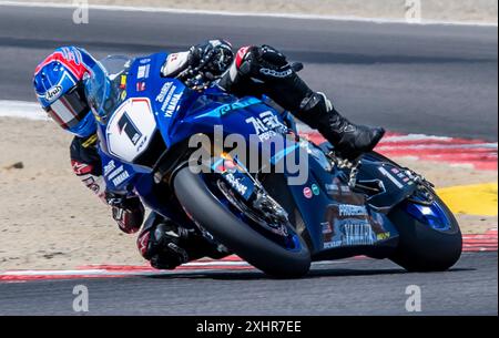 12. Juli 2024 Monterey, CA, U.S.A Rider Jake Gagne Attach PerformanceProgressive/Yamaha(1)kommt aus Kurve 4 während des Mission Foods MotoAmerica Superbike Practice 1 im WeatherTech Laguna Seca Monterey, CA Thurman James/CSM Stockfoto