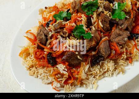 Kabuli Pulao, Pilaw, das Nationalgericht Afghanistans, Reis mit Fleisch, hausgemacht, keine Leute Stockfoto