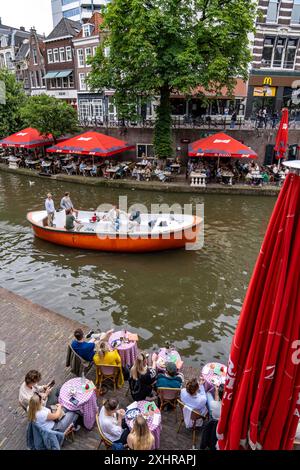 Restaurants, Pubs am Oudegracht, Kanal, Kanal in der Altstadt von Utrecht, Niederlande Stockfoto