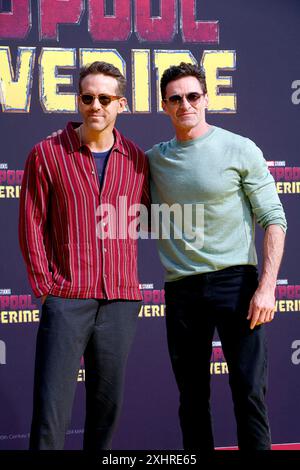 Ryan Reynolds und Hugh Jackmann beim Deadpool Wolverine Fan Event am Uber Platz in Berlin am 7. Juli 2024 Stockfoto