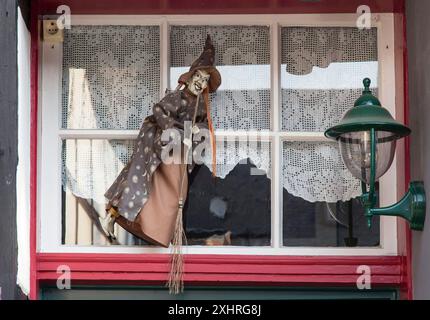 Altstadt Goslar, Hexe im Fenster, 06.08.2014., Goslar, Niedersachsen, Deutschland Stockfoto