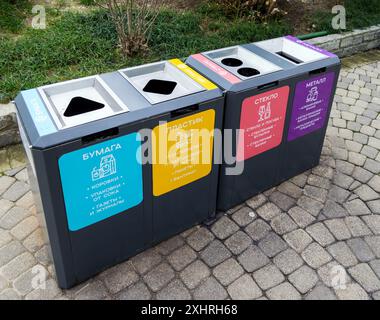 Separate Mülltonnen, Sotschi-Damm Stockfoto