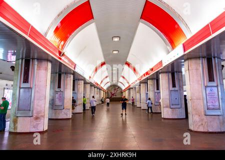 Tiflis, Georgien - 23. JUNI 2024: Die U-Bahn-Station Tiflis ist ein am 11. Januar 1966 eröffnetes Schnellverkehrssystem in Tiflis. Innenansicht vom Liberty Square Stockfoto