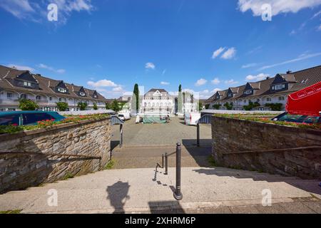 Treppen zum Marktplatz in der Wohnsiedlung Margarethenhöhe, Essen, Ruhrgebiet, unabhängige Stadt, Nordrhein-Westfalen, Deutschland Stockfoto