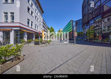 Kortumstraße, Fußgängerzone durch die Bermuda-Dreieck-Partymeile in Bochum, Ruhrgebiet, unabhängige Stadt, Nordrhein-Westfalen, Deutschland Stockfoto