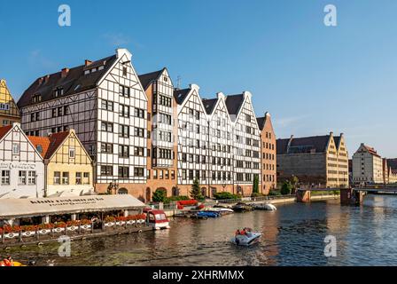 Neubau am Ufer des Motlawa-Flusses, Danzig, GdaÅ„SK, Polen Stockfoto