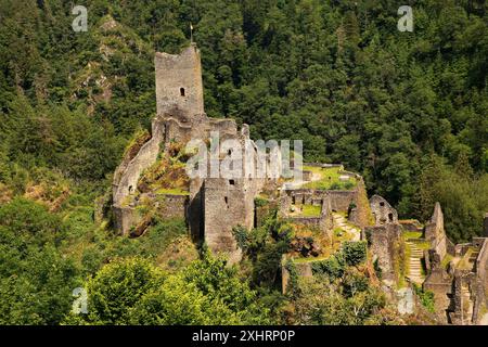 Die Ruine von Schloss Manderscheid, Südeifel, Eifel, Rheinland-Pfalz, Deutschland Stockfoto