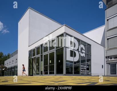 Berlin, Deutschland. Juli 2024. Außenansicht der Berlinischen Galerie (Spitzname: Landesmuseum für Moderne Kunst, Fotografie und Architektur) im Kreuzberger Stadtteil. Quelle: Monika Skolimowska/dpa/Alamy Live News Stockfoto