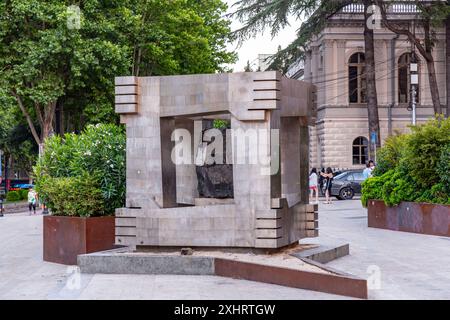 Tiflis, Georgien - 21. JUNI 2024: Das Parlamentsgebäude von Georgien ist der Treffpunkt des georgischen Parlaments an der Rustaveli Avenue, TBI Stockfoto