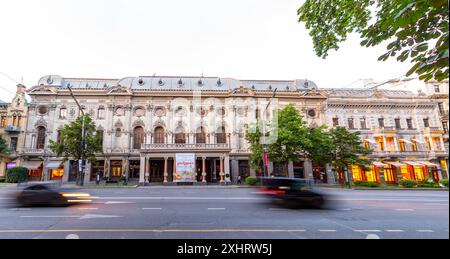 Tiflis, Georgien - 21. JUNI 2024: Das Nationaltheater Rustaweli ist das größte und eines der ältesten Theater Georgiens in seiner Hauptstadt Tiflis Stockfoto