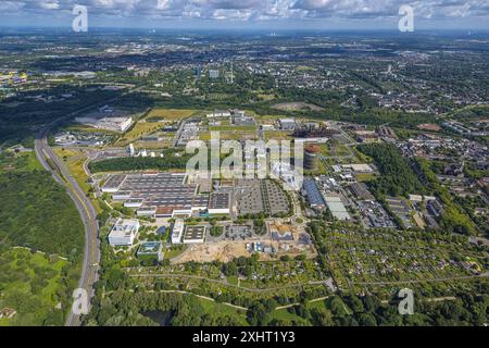 Luftbild, Technologiepark Gewerbegebiet Phoenix West, Gesamtübersicht, hinten der Westfalenpark mit Florianturm, links die Ruhrwaldstraße Bundesstraße B54, Fernsicht und blauer Himmel mit Wolken, Hörde, Dortmund, Ruhrgebiet, Nordrhein-Westfalen, Deutschland ACHTUNGxMINDESTHONORARx60xEURO *** Luftansicht, Technologiepark Gewerbegebiet Phoenix West, Gesamtansicht, im Hintergrund Westfalenpark mit Florianturm, links Ruhrwaldstraße Bundesstraße B54, Fernsicht und blauer Himmel mit Wolken, Hörde, Dortmund, Ruhrgebiet, Nordrhein Westfalen, Deutschland ACHTUNGxMINDESTHONORARx60xEURO Stockfoto