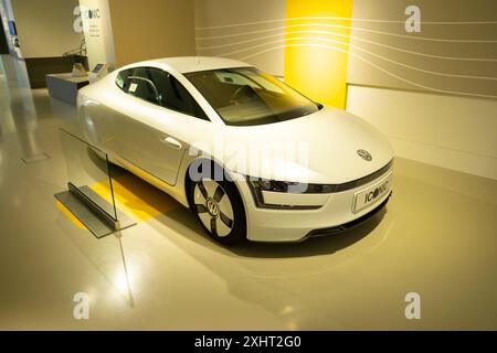 Volkswagen 2014 VW XL7 ELECTRIC CONCEPT CAR, OLDTIMER-Prototyp, zeigt autonomes intelligentes Fahren, Concept Electric Car von Volkswagen Group Stockfoto