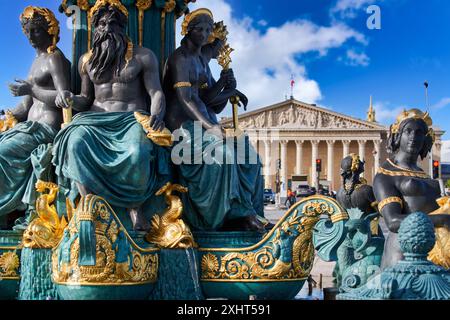 Fontaine des Mers, Place de la Concorde, Assemblée nationale, Paris, Frankreich Stockfoto