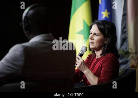 Annalena Baerbock Buendnis 90/die Gruenen, Bundesaussenministerin, aufgenommen im Rahmen einer Rede und einem Empfang auf dem Gelaende des neuen Goethe-Instituts Dakar in Dakar, 15.07.2024. Fotografiert im Auftrag des Auswaertigen Amtes. Dakar Senegal *** Annalena Baerbock Buendnis 90 die Gruenen , Bundesaußenministerin, fotografiert während einer Rede und eines Empfangs auf dem Gelände des neuen Goethe-Instituts Dakar in Dakar, 15 07 2024 fotografiert im Auftrag des Auswärtigen Amtes Dakar Senegal Urheberrecht: xKiraxHofmannxAAxphotothek.dex Stockfoto