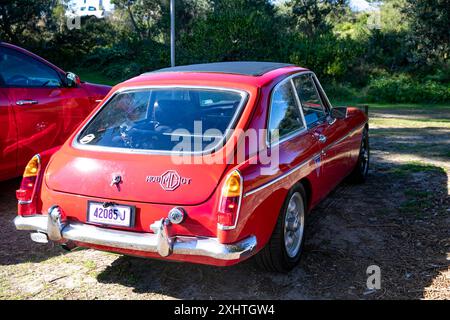 Red MG MGB GT Sportwagen, Modell 1967, geparkt in Palm Beach Sydney, NSW, Australien Stockfoto