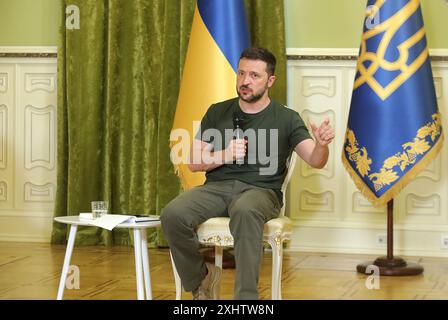 KIEW, UKRAINE - 15. JULI 2024 - Präsident der Ukraine Wolodymyr Zelenskij spricht während einer Pressekonferenz in Kiew, Hauptstadt der Ukraine Stockfoto