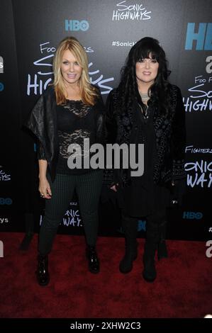 Manhattan, Vereinigte Staaten Von Amerika. Oktober 2014. POMPANO BEACH, FL - 29. MÄRZ: Ann Wilson und Nancy Wilson von Heart treten am 29. März 2009 im Pompano Beach Ampitheatre in Hollywood, Florida auf. Leute: Nancy Wilson, Ann Wilson Credit: Storms Media Group/Alamy Live News Stockfoto