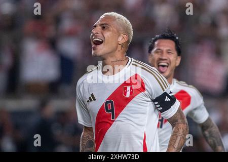 LIMA, PERU - 27. MÄRZ: Paolo Guerrero von Peru feiert sein Tor während des Spiels Peru gegen Dominikanische Republik im Estadio Monumental. (Foto von Martín F Stockfoto