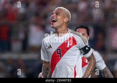 LIMA, PERU - 27. MÄRZ: Paolo Guerrero von Peru feiert sein Tor während des Spiels Peru gegen Dominikanische Republik im Estadio Monumental. (Foto von Martín F Stockfoto