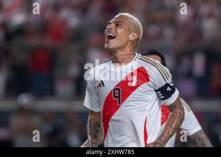 LIMA, PERU - 27. MÄRZ: Paolo Guerrero von Peru feiert sein Tor während des Spiels Peru gegen Dominikanische Republik im Estadio Monumental. (Foto von Martín F Stockfoto