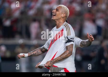 LIMA, PERU - 27. MÄRZ: Paolo Guerrero von Peru feiert sein Tor während des Spiels Peru gegen Dominikanische Republik im Estadio Monumental. (Foto von Martín F Stockfoto