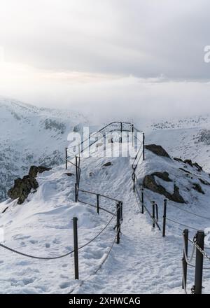 Blick vom Berg Sniezka (Snezka) im Winter, Riesengebirge. Karkonosze (Krkonose) Stockfoto