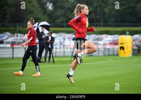 CARDIFF, GROSSBRITANNIEN. Juli 2024. Charlie Estcourt aus Wales während eines Trainings im Vale Resort in Cardiff am 15. Juli 2024. (Bild von Ashley Crowden/FAW) Credit: Football Association of Wales/Alamy Live News Stockfoto