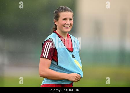 CARDIFF, GROSSBRITANNIEN. Juli 2024. Wales' Tianna Teisar während eines Trainings im Vale Resort in Cardiff am 15. Juli 2024. (Bild von Ashley Crowden/FAW) Credit: Football Association of Wales/Alamy Live News Stockfoto