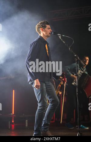 Manran, die mit dem schottischen Preis ausgezeichnete Gruppe, trat live auf der Bühne beim 2024 Gate to Southwell Music Festival in England auf. Stockfoto