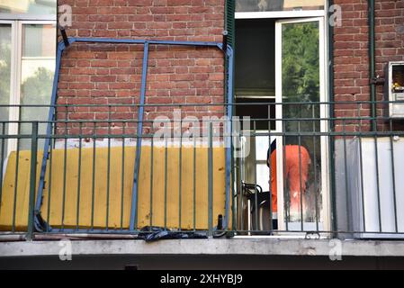 Torino, Italien. Juli 2024. Operazioni di sgombero di tre immobili nel complesso di Via Sospello 163 a Torino, Italia. - Martedì 16 luglio 2024 - Cronaca - (Foto Matteo SECCI/LaPresse) Räumung von drei Grundstücken im Komplex in der Via Sospello 163 in Turin, Italien. - Dienstag, 16. juli 2024 - (Foto Matteo SECCI/LaPresse) Credit: LaPresse/Alamy Live News Stockfoto