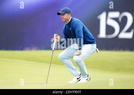 Rory McIlroy aus Nordirland auf dem 18. Platz vor den Open in Royal Troon, South Ayrshire, Schottland. Bilddatum: Dienstag, 16. Juli 2024. Stockfoto