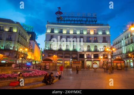 Puerta del Sol, Nachtansicht. Madrid, Spanien. Stockfoto