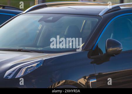 Göteborg, Schweden - Juli 30 2022: Lynk und Co 01 PHEV-Fahrzeuge sind lieferbereit. Stockfoto