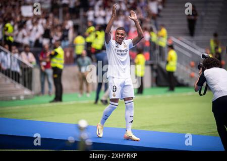 Madrid, Spanien. Juli 2024. Kylian Mbappe offizielle Präsentation in Santiago Bernabeu als neuer Spieler von Real Madrid im Santiago Bernabeu Stadion in Madrid, 16. Juli 2024. 900/Cordon Press Credit: CORDON PRESS/Alamy Live News Stockfoto