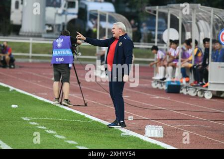 Moskau, Russland. Juli 2024. Der russische Trainer Juri Krasnozhan wurde während der Freundschaftsspiele zwischen Russland und der DVRK im Moskwitsch-Stadion gesehen. Endstand; Russland 0:0 Nordkorea. Quelle: SOPA Images Limited/Alamy Live News Stockfoto