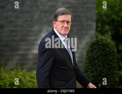 Downing Street, London, Großbritannien. Juli 2024. Lord Robertson, Sonderberater von BP, Chairman von BP Russian Investments Ltd und Senior Counselor bei der Cohen Group (USA) mit Sitz in Washington DC, verlässt die Kabinettssitzung. Von 1999-2003 bis war er NATO-Generalsekretär und von 1997 bis 1999 Verteidigungsminister des Vereinigten Königreichs. Von 1978 bis 1999 war er Parlamentsabgeordneter für Hamilton und danach für Hamilton South. Er gehört zu den Beratern der großen neuen Verteidigungsüberprüfung. Quelle: Malcolm Park/Alamy Live News Stockfoto