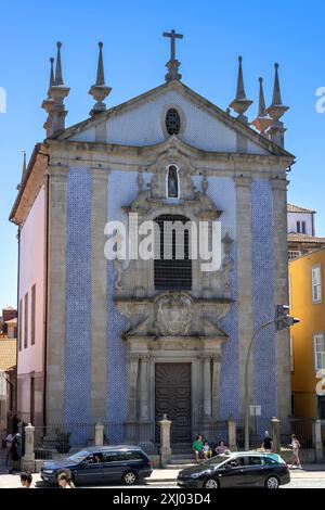 Porto, Portugal - 7. Juli 2022: Pfarrkirche St. Nikolaus (Portugiesisch: Igreja Paroquial de São Nicolau) Stockfoto