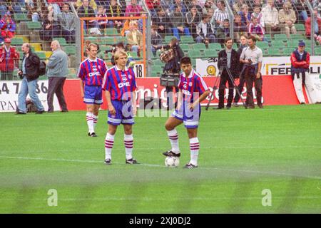 Ein Vorsaison-Freundschaftsspiel zwischen Dynamo Dresden und Bayern München im Rudolf-Harbig-Stadion 1996 Stockfoto