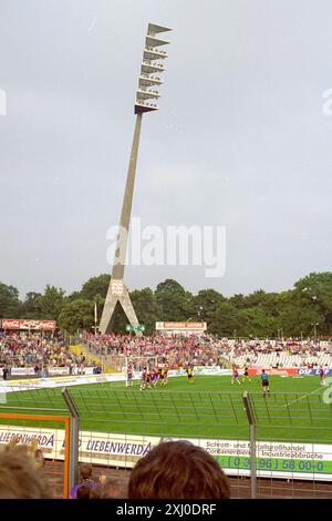 Ein Vorsaison-Freundschaftsspiel zwischen Dynamo Dresden und Bayern München im Rudolf-Harbig-Stadion 1996 Stockfoto