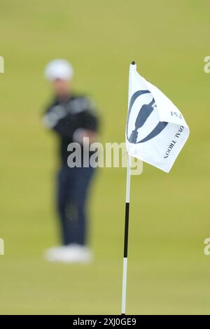 Troon, Schottland, Großbritannien. 16. Juli 2024; Royal Troon Golf Club, Troon, South Ayrshire, Schottland; The Open Championship Practice Day 2; an Open Flag Stick Credit: Action Plus Sports Images/Alamy Live News Stockfoto