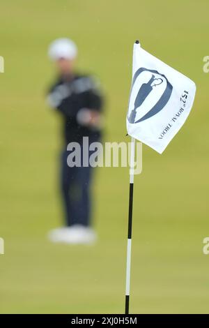 Troon, Schottland, Großbritannien. 16. Juli 2024; Royal Troon Golf Club, Troon, South Ayrshire, Schottland; The Open Championship Practice Day 2; an Open Flag Stick Credit: Action Plus Sports Images/Alamy Live News Stockfoto