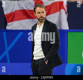 Gelsenkirchen, Deutschland. Juli 2024. *** DATEIFOTO **** ENGLAND-MANAGER GARETH SOUTHGATE TRITT am 16. Juni 2024 ZURÜCK - Serbien gegen England - UEFA Euro 2024 - Gruppe C - Gelsenkirchen England-Manager Gareth Southgate während des Spiels gegen Serbien. Bildnachweis: Mark Pain/Alamy Live News Stockfoto