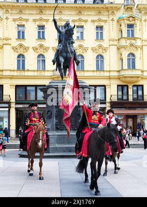 Feierlichkeiten zum Tag der Stadt Zagreb an der Statue von Josip Jelacic auf dem Ban Jelacic Platz Zagreb Kroatien Stockfoto