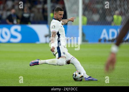 Berlin, Allemagne. Juli 2024. Kyle Walker aus England während des Endspiels der UEFA Euro 2024 zwischen Spanien und England am 14. Juli 2024 im Olympiastadion in Berlin - Foto Jean Catuffe/DPPI Credit: DPPI Media/Alamy Live News Stockfoto