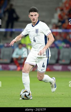 Berlin, Allemagne. Juli 2024. Declan Rice von England während des Endrunde der UEFA Euro 2024 zwischen Spanien und England am 14. Juli 2024 im Olympiastadion in Berlin - Foto Jean Catuffe/DPPI Credit: DPPI Media/Alamy Live News Stockfoto