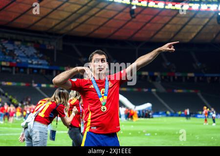 BERLIN, DEUTSCHLAND - 14. JULI: Mikel Oyarzabal von Spanien während der Zeremonie nach dem Endspiel der UEFA EURO 2024 zwischen Spanien und England im Olympiastadion o Stockfoto