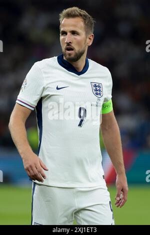 Berlin, Allemagne. Juli 2024. Harry Kane aus England beim Fußball-Finale der UEFA Euro 2024 zwischen Spanien und England am 14. Juli 2024 im Olympiastadion in Berlin – Foto Jean Catuffe/DPPI Credit: DPPI Media/Alamy Live News Stockfoto