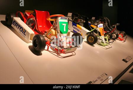 Sammlung von Gokarts aus der frühen Karriere von Fernando Alonso Formel-1-Weltmeister Rennfahrer Museum und Circuit Llanera Asturias Spanien Stockfoto