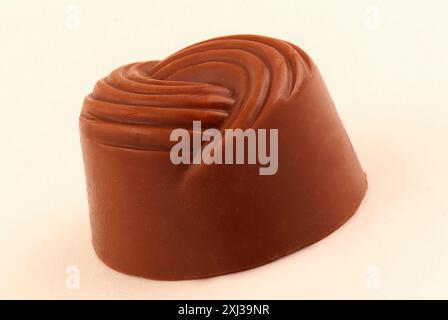 Gefüllte Schokoladenkugel Stockfoto